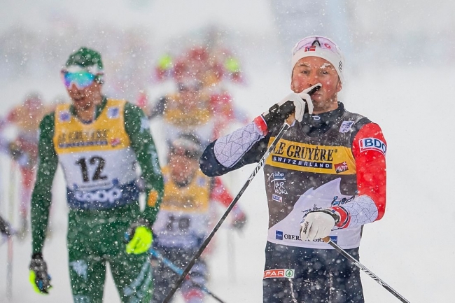 Tour de Ski: successo di Oestberg e Iversen nelle Mass Start in alternato a Oberstdorf. Secondo De Fabiani